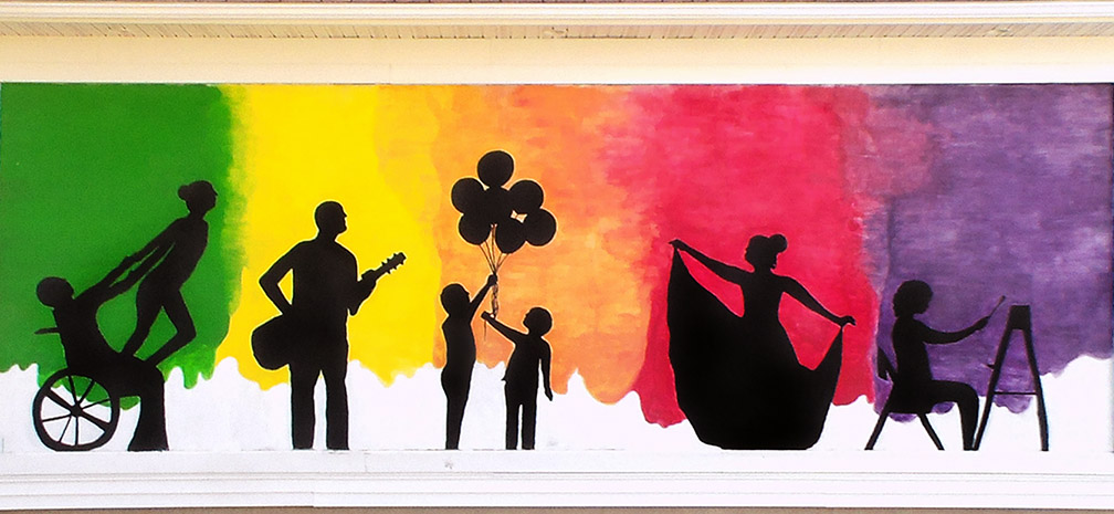 Picture of the finished mural at the Cobblestone Performing Art Center, mural by Kim Bellavia